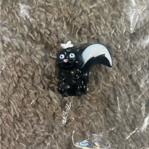 Bio Everest Skunk Spin Master Replacement Toy 1.5 Figuring Cake Topper - Picture 2 of 4